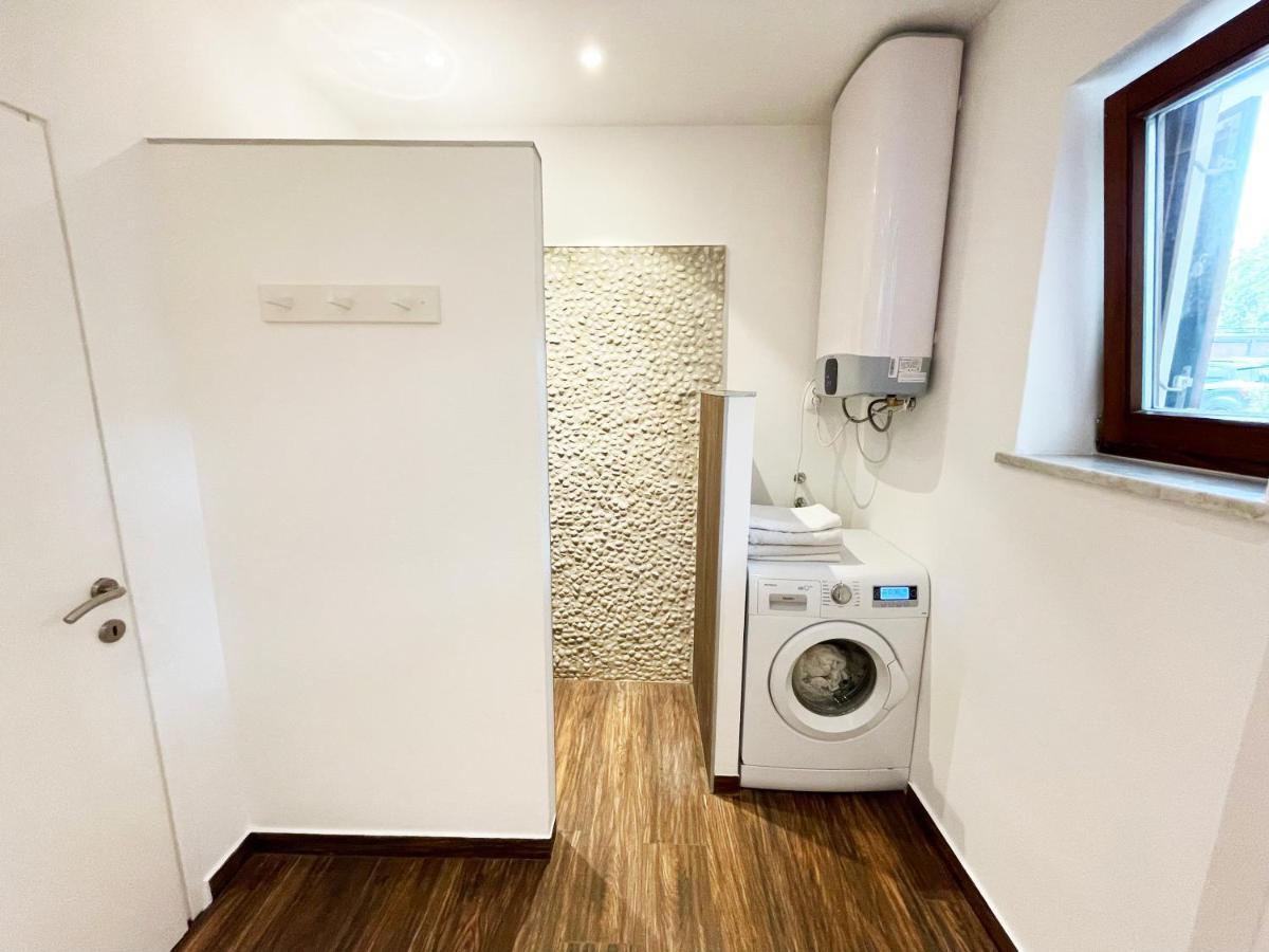 Apartments Monika Bed & Breakfast 236 Пунат Екстериор снимка