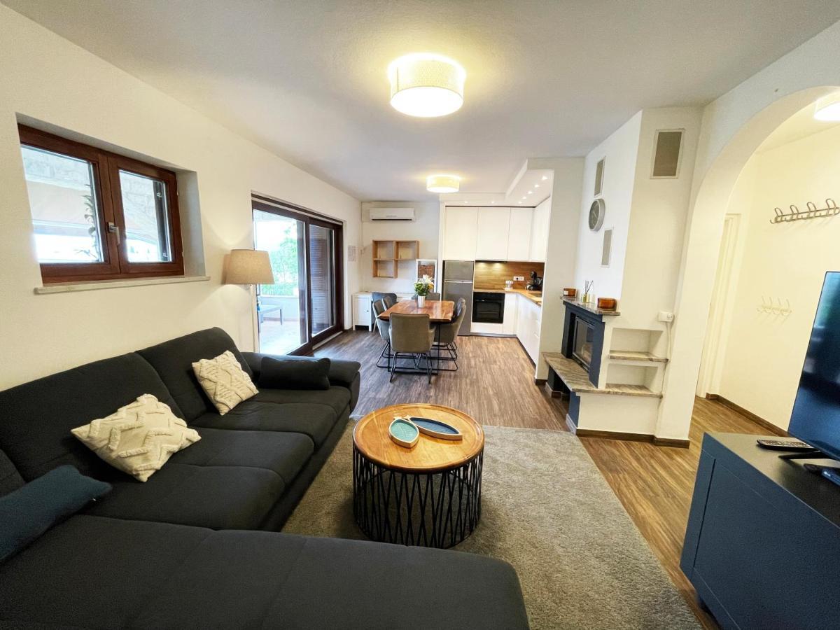 Apartments Monika Bed & Breakfast 236 Пунат Екстериор снимка